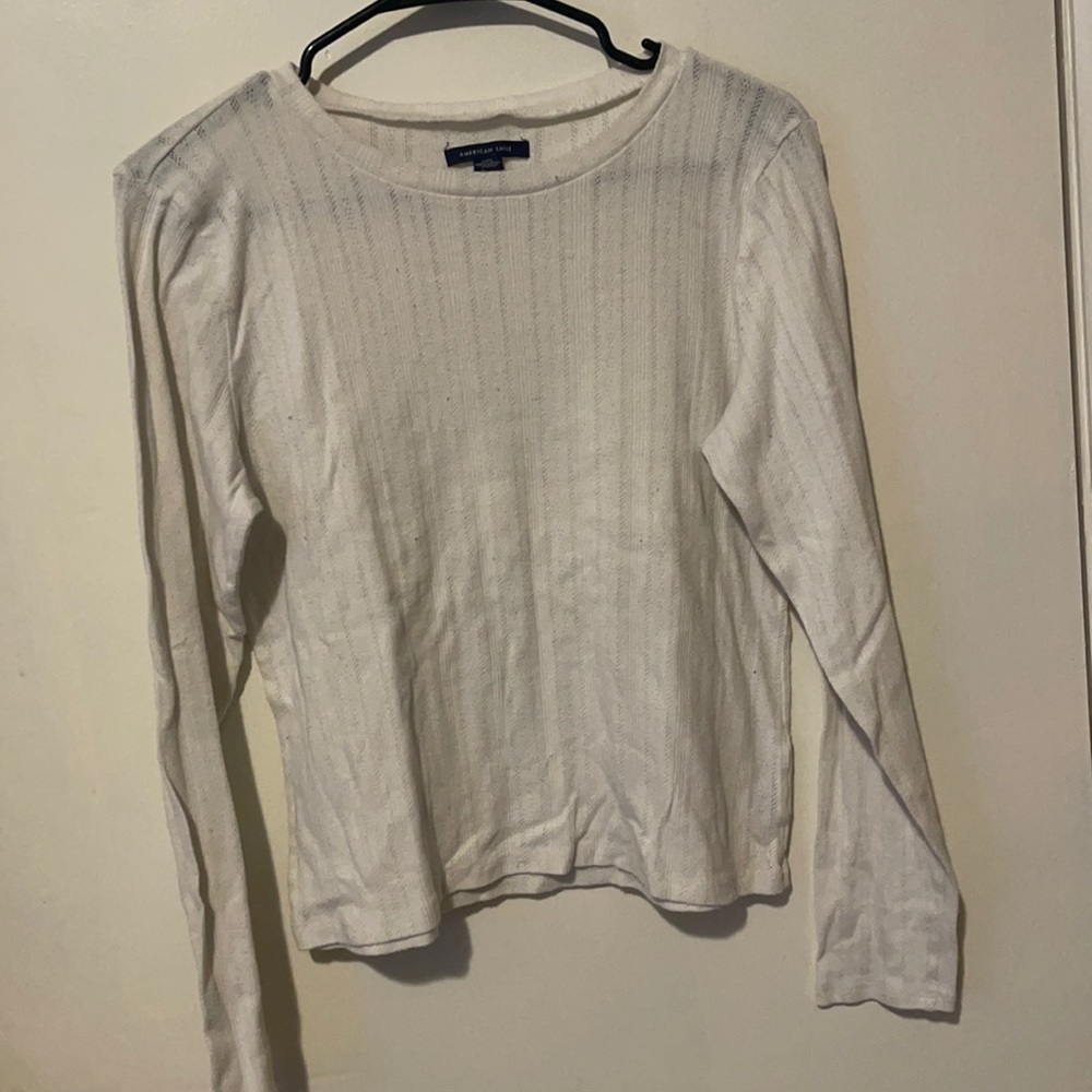 American Eagle white long sleeved shirt. Size large.